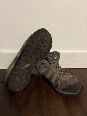 Columbia Redmond hiking shoes size 6